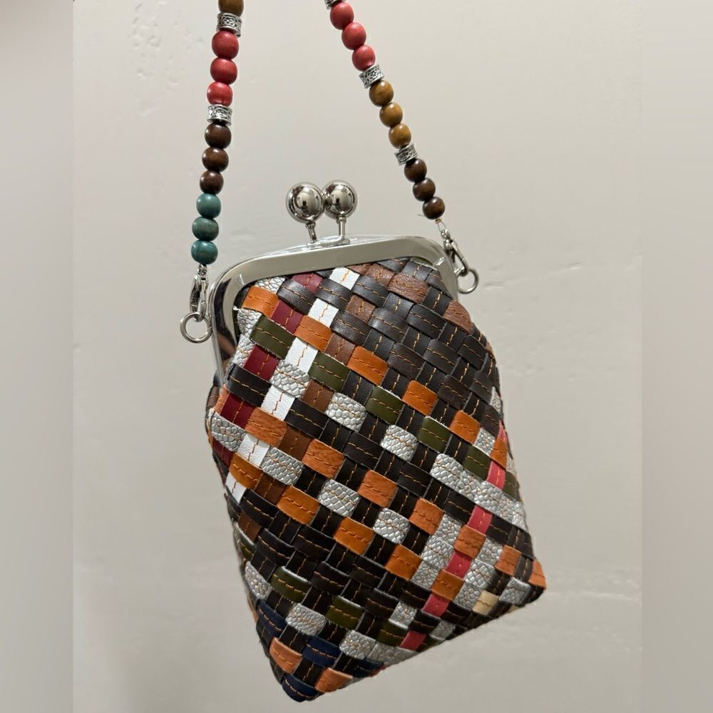 Colorful Woven Leather Handmade Kisslock Clutch/Phone Pouch/ Crossbody - Picture 2 of 16